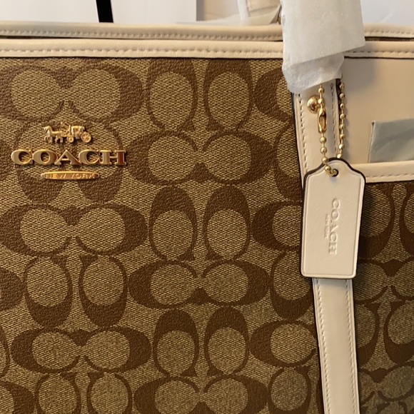 Coach Signature Baby Bag iM/Chalk NWT - Picture 2 of 11